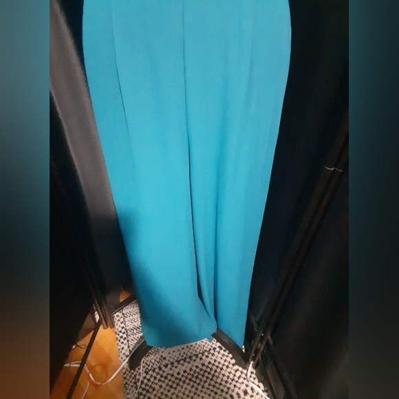 BcbgMaxAziria Camellia Women's Teal Green Sleeveless Jumpsuit Size Small - Picture 3 of 11